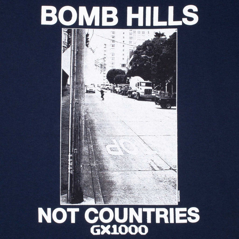 GX1000 BOMB HILLS NOT COUNTRIES TEE NAVY 【 ジーエックス1000 ボム ヒルズ ノット カントリーズ Tシャツ ネービー 】