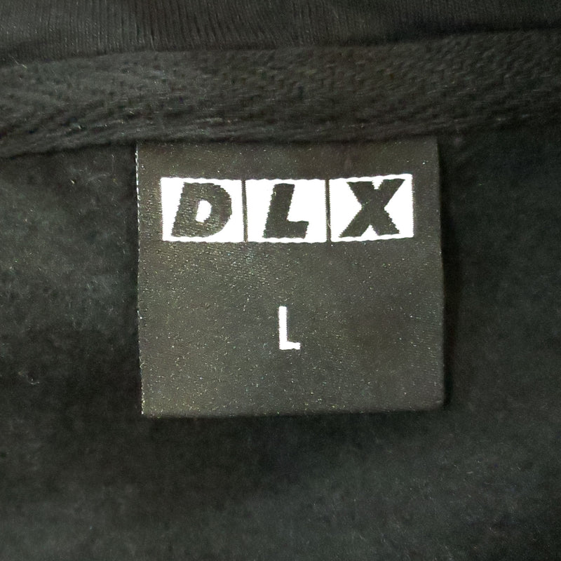 DLXSF OLD ENGLISH LOGO HOODIE BLACK 【 デラックス オールド イングリッシュ ロゴ フーディー ブラック 】