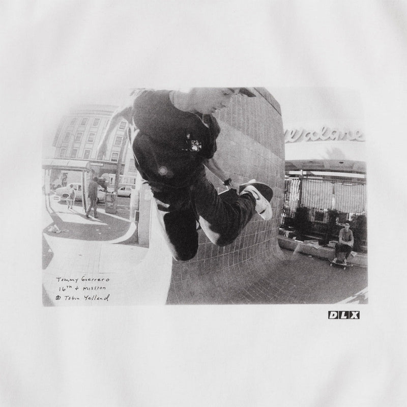 DLXSF TOBIN YELLAND PHOTO T-SHIRTS WHITE 【 デラックス トビン イェランド フォト Tシャツ ホワイト 】