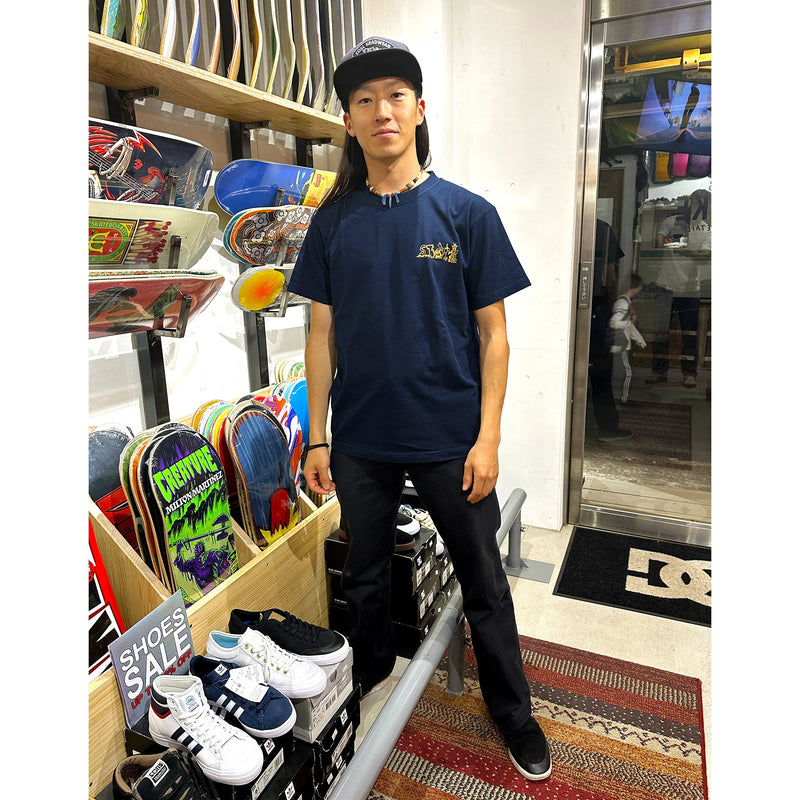 STOKE x KENJI '373' GOTO SKATE TOURISM TEE NAVY 【 ストーク 373 スケート ツーリズム Tシャツ ネイビー 】