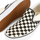 VANS CLASSIC SLIP-ON BLACK & WHITE CHECKERBOARD /  WHITE 【 バンズ クラシック スリッポン ブラック ホワイト チェッカーボード ホワイト スケート シューズ 】